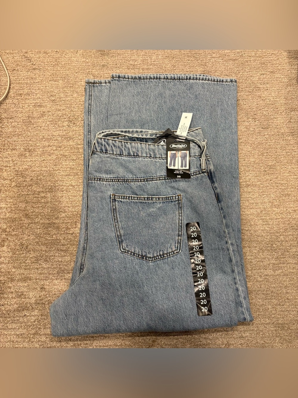 NWT Buffalo Jean Light Wash Wide Leg Belted Jeans - Size 20
